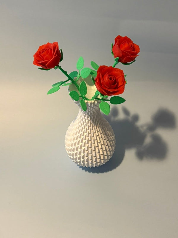 Vase med takket mønster