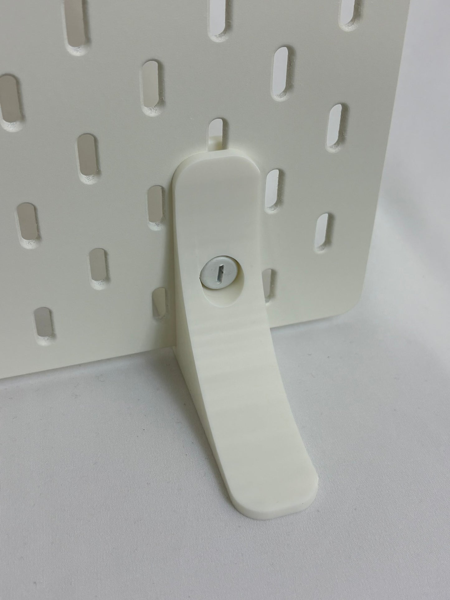 Fødder til Ikea Skådis hulplade