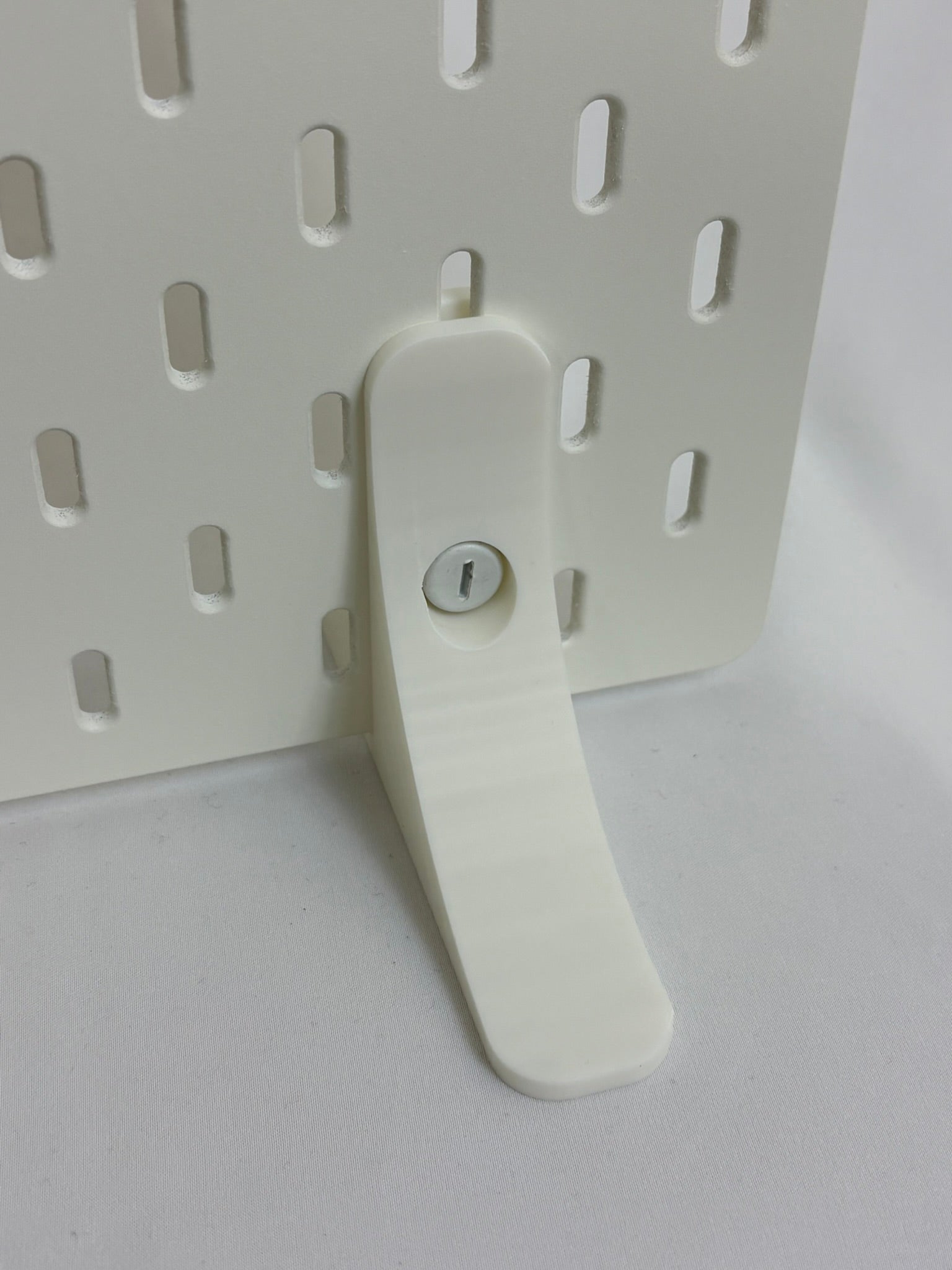 Fødder til Ikea Skådis hulplade