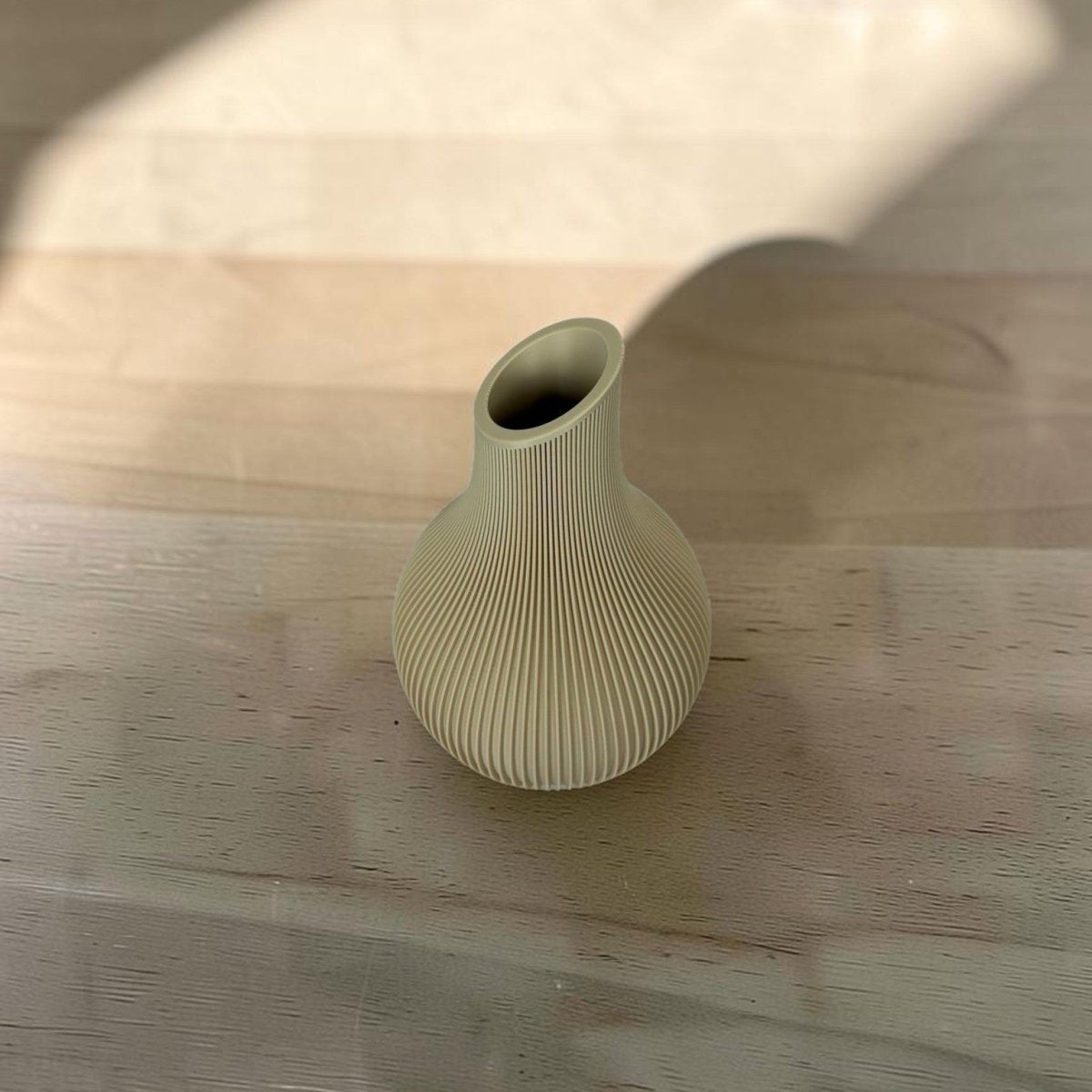 Shizu Vase
